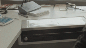 Ouverture d'un tiroir-caisse manuel Flip Top